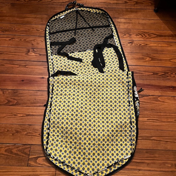 Vera Bradley Yellow Bird pattern 5-item set with hanging bag and more! - Picture 5 of 15